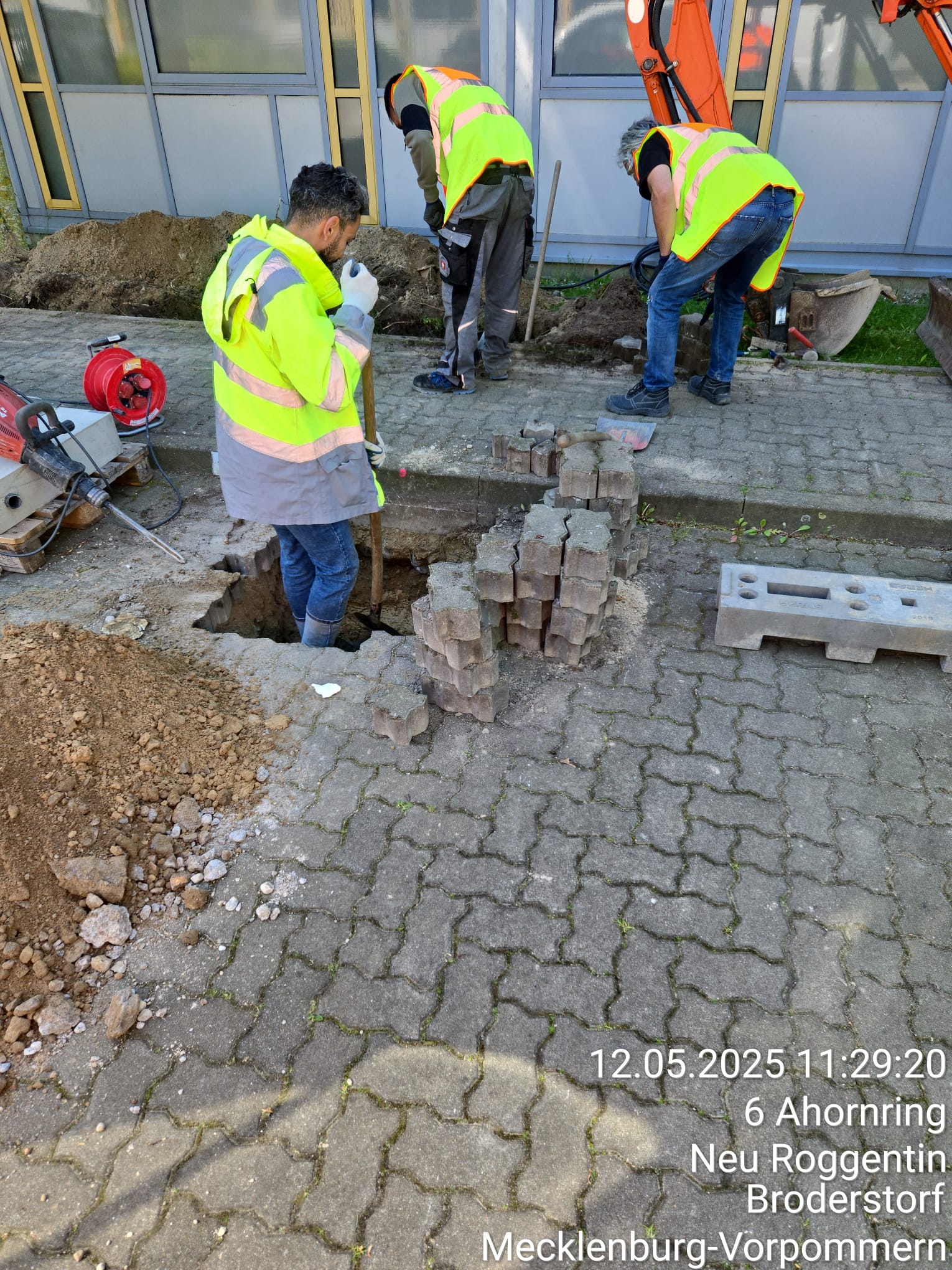 WhatsApp Image 2025-05-28 at 21.15.27 (2)