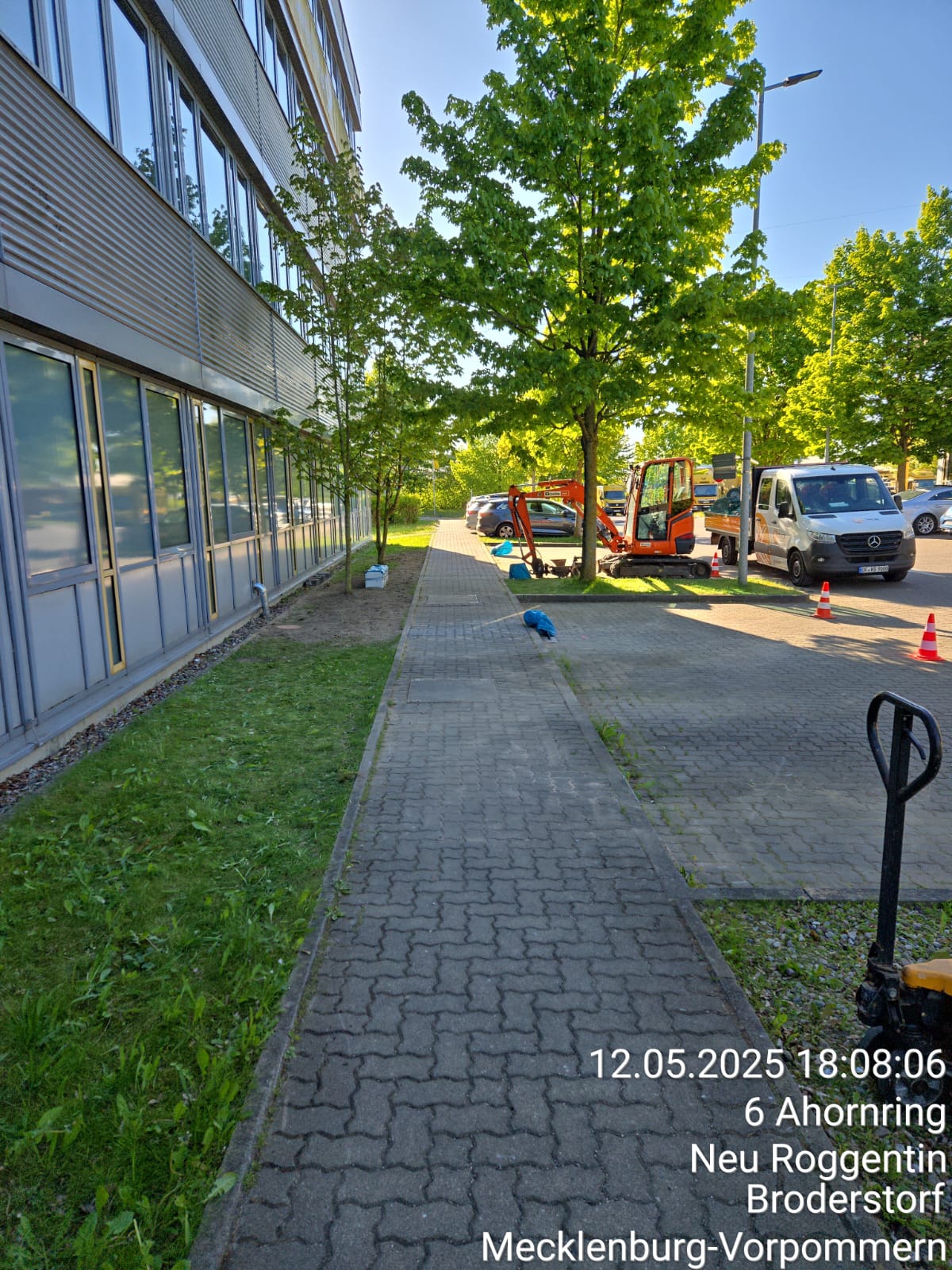 WhatsApp Image 2025-05-28 at 21.15.34 (1)